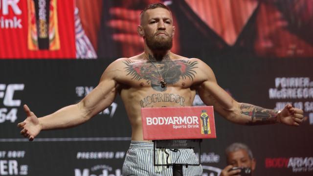 Conor McGregor, durante el pesaje de la UFC 264