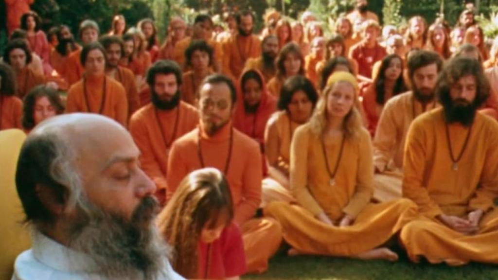 Bhagwan Shree Rajneesh sus seguidores en 'Wild Wild Country'