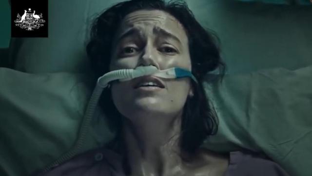 Un frame del vídeo.