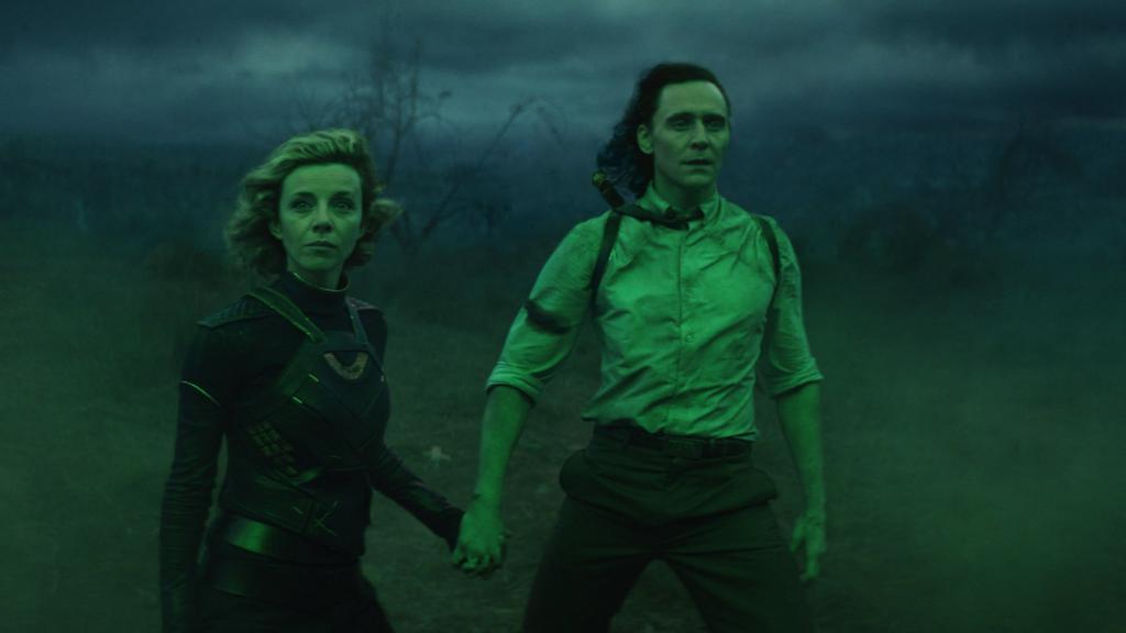 Sylvie y Loki a punto de entrar en el Fin de los tiempos.