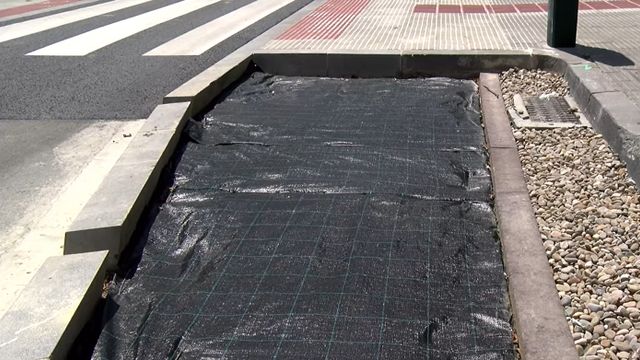 El paso de cebra permeable creado por el Ayuntamiento de Pamplona.