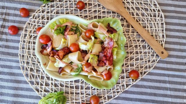 Ensalada de pasta BLT