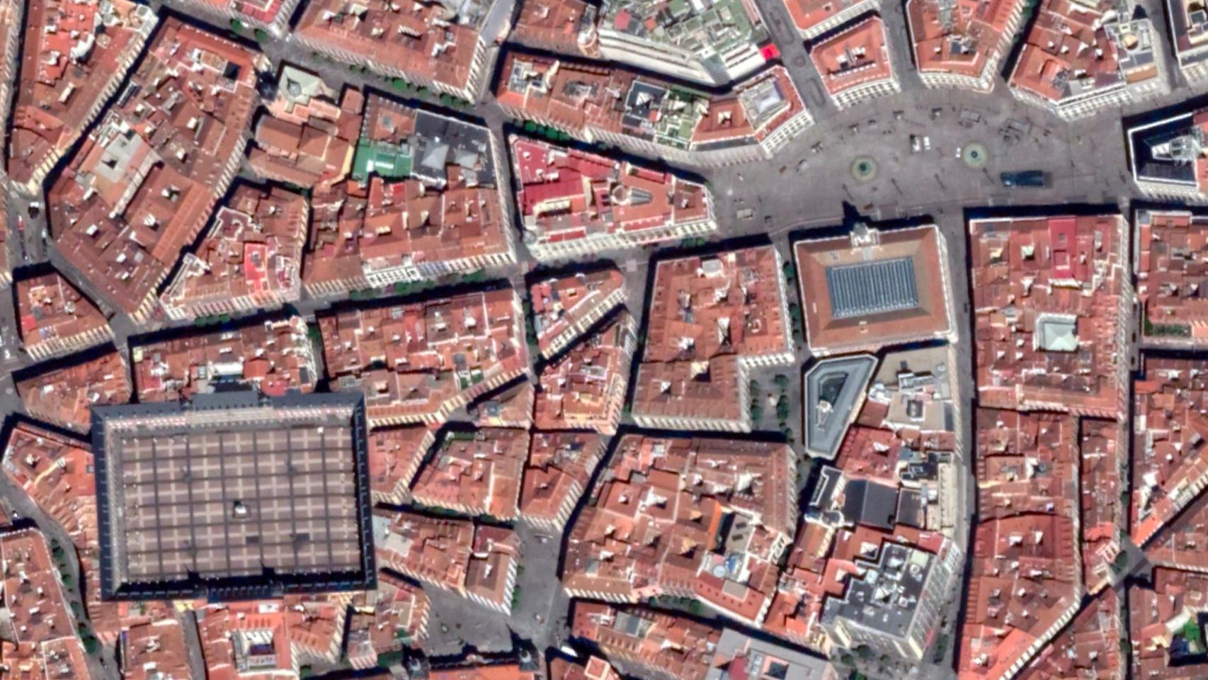 La Plaza Mayor y la Puerta del Sol vacías en esta imagen de Google Earth.