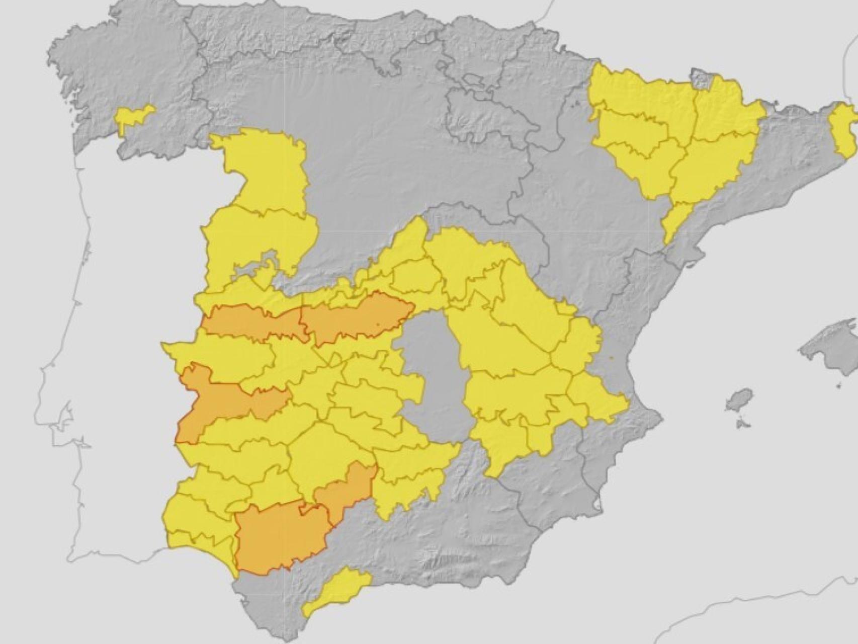 Mapa de los avisos por altas temperaturas para este domingo.