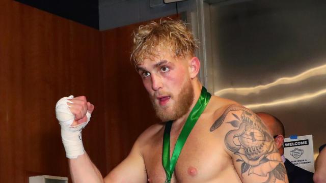 Jake Paul, durante un combate de boxeo en el Staples Center de Los Ángeles (EE.UU.)