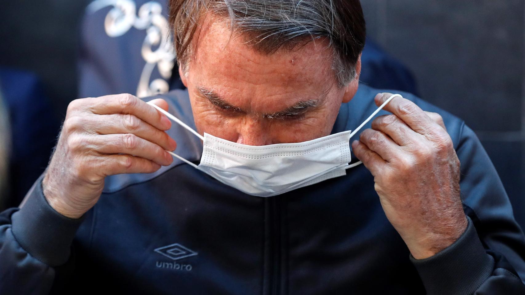 El presidente de Brasil, Jair Bolsonaro, tras recibir el alta médica.