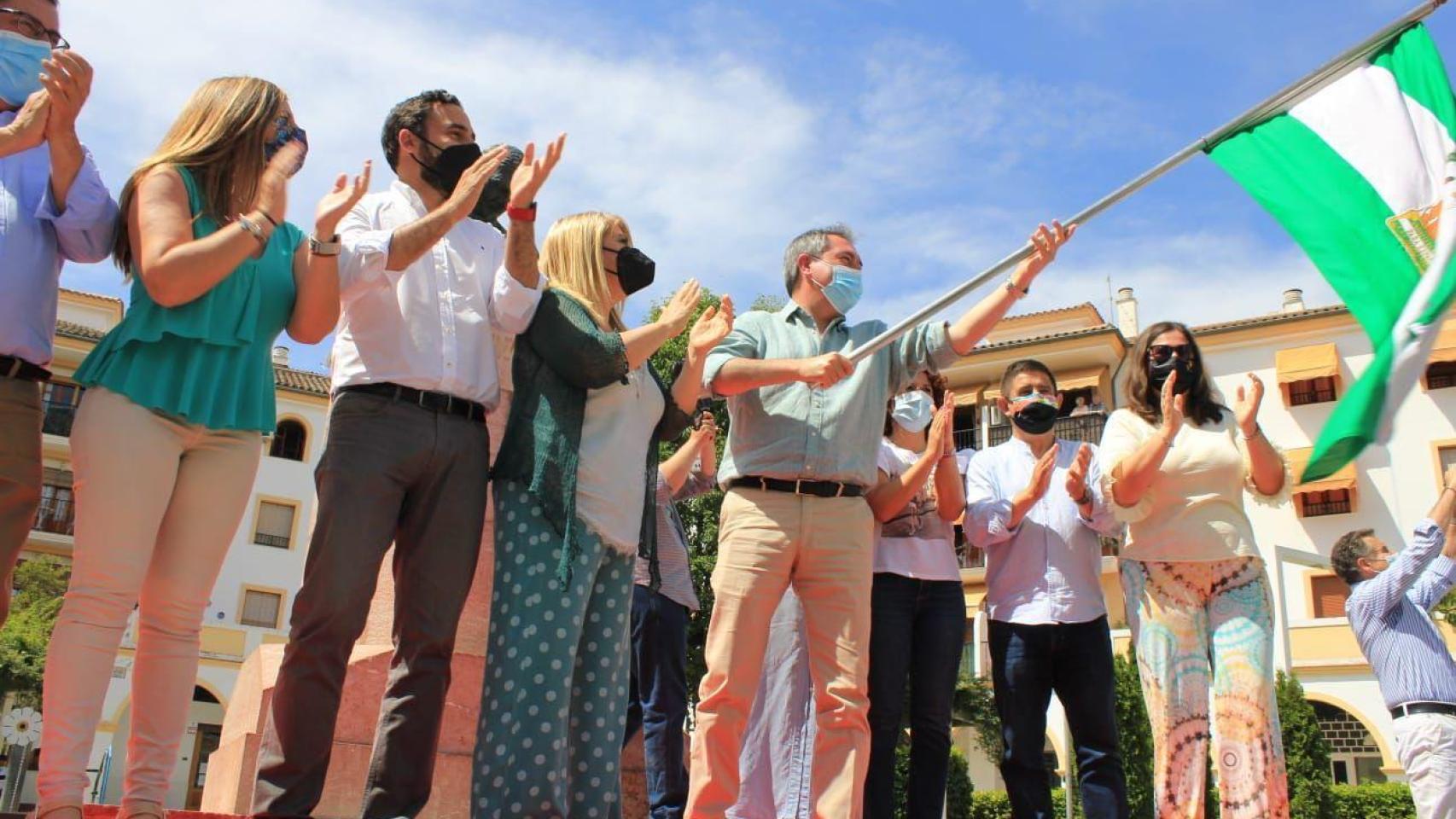 Dani Pérez en un acto de campaña con Juan Espadas