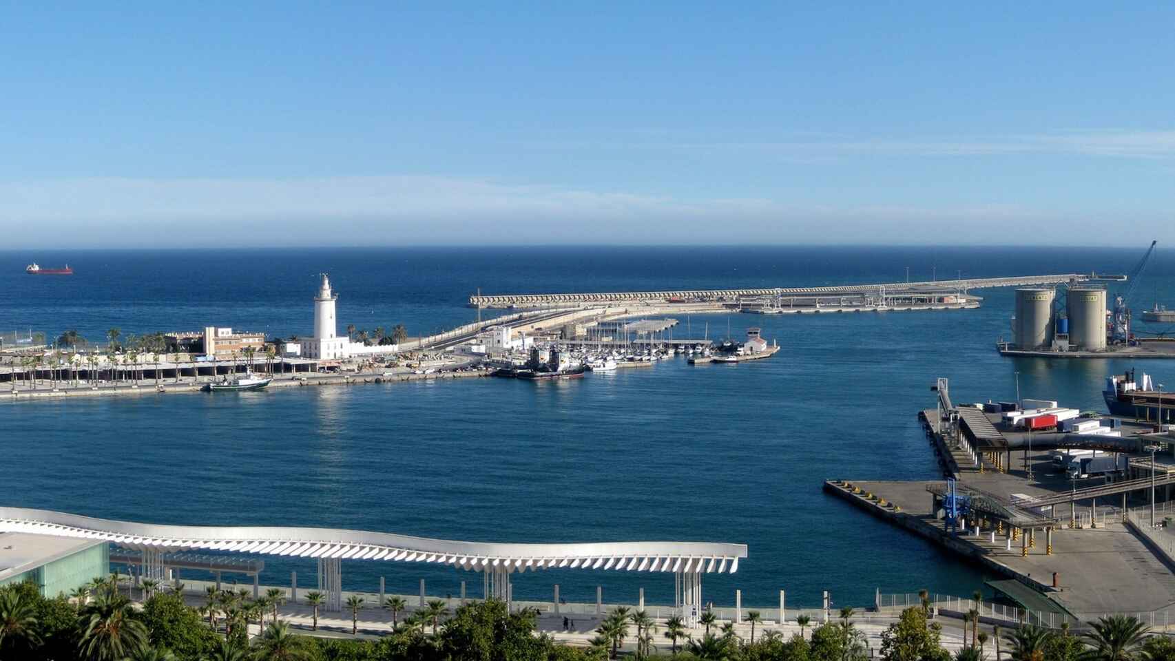 Vista del puerto de Málaga.