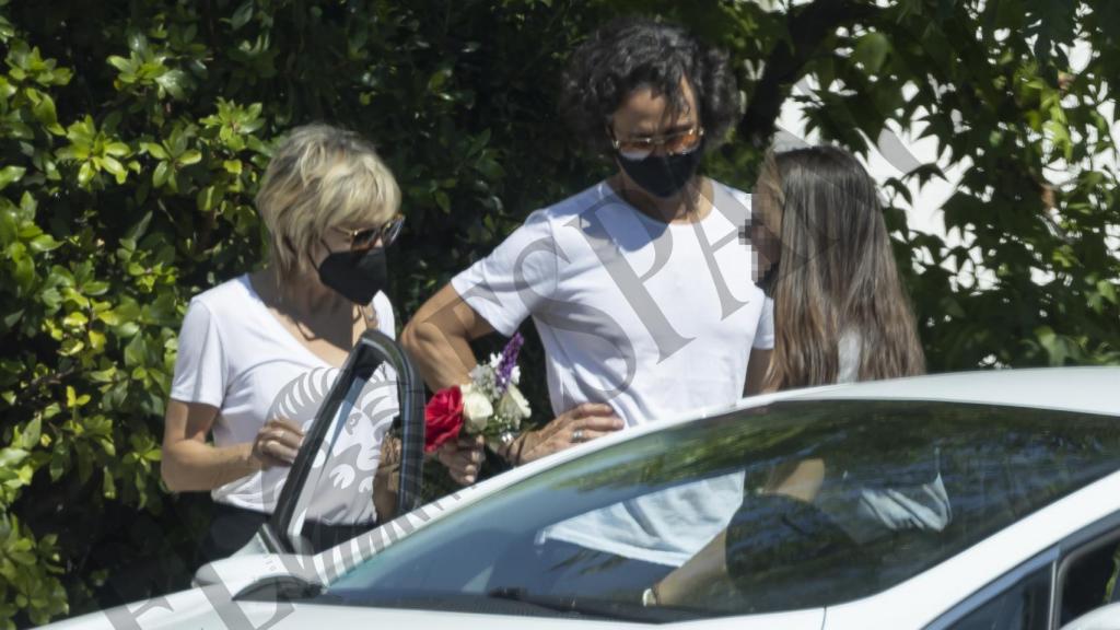 ANA CON SU HIJA JARA Y SU ESPOSO RAFAEL DUQUE