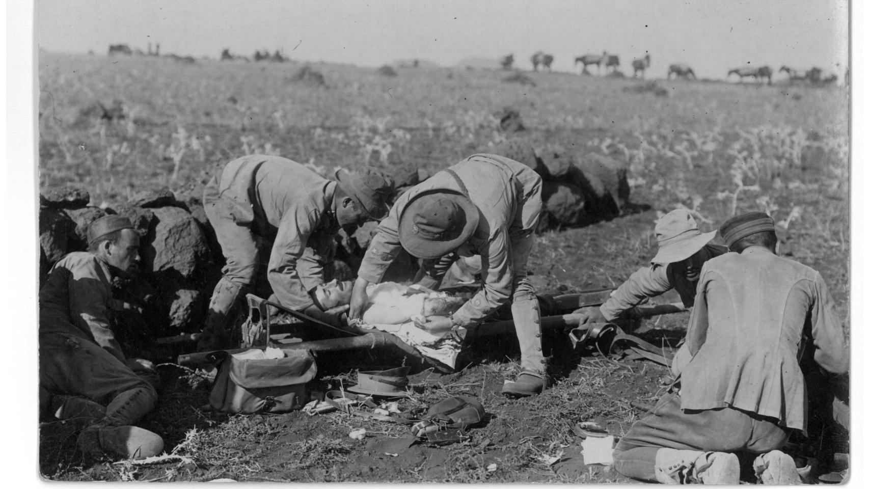 Soldado español herido en el Rif.