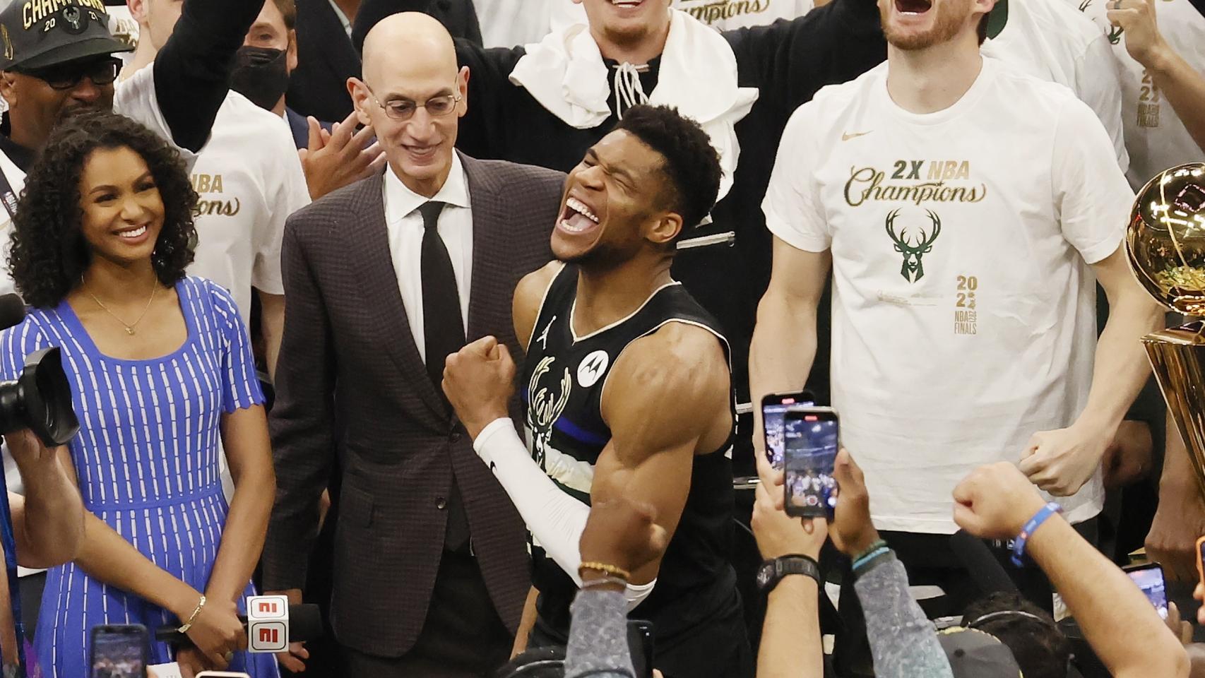 Antetokounmpo celebra el título de la NBA