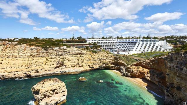 Azora Tivoli Carboeiro