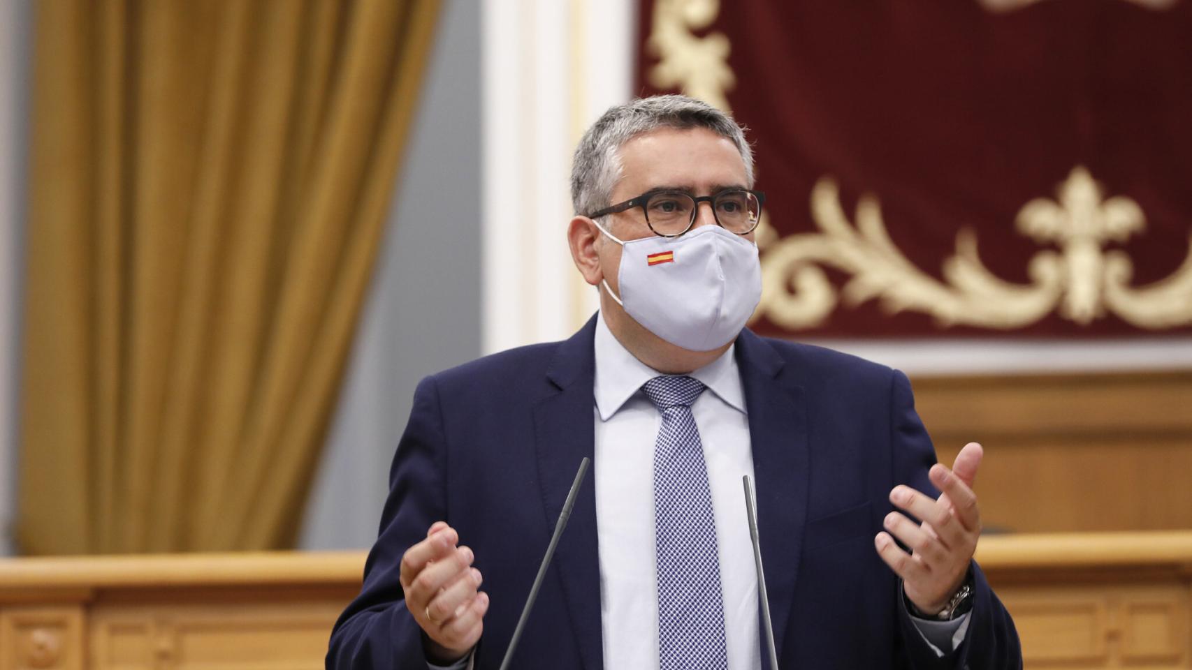 El diputado del PP Miguel Ángel Rodríguez durante su intervención en el Pleno de las Cortes de Castilla-La Mancha