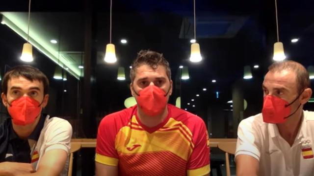 Ion Izaguirre, Pascual Momparler y Alejandro Valverde, durante la rueda de prensa