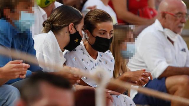 Alba Díaz y Virginia Troconis en la corrida de El Cordobés' en Fuengirola
