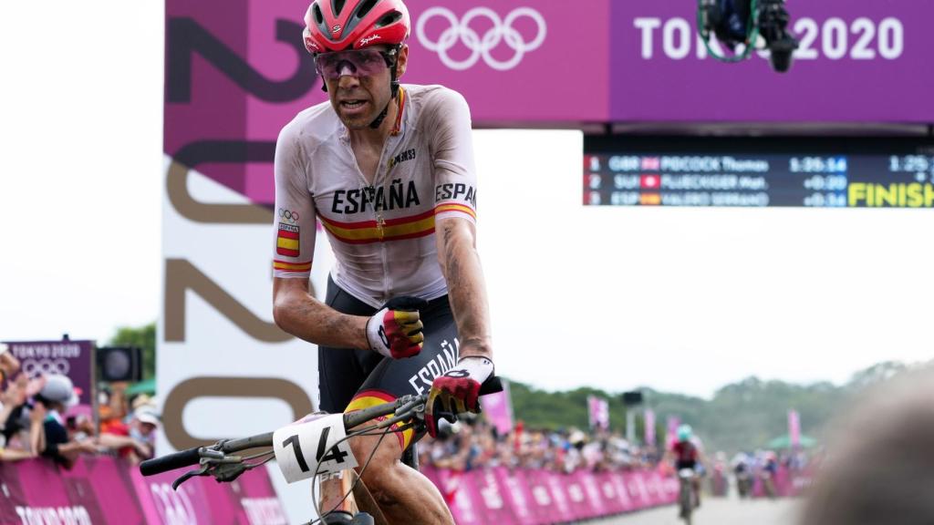 David Valero después de cruzar la meta en la prueba de mountain bike de los JJOO de Tokio 2020