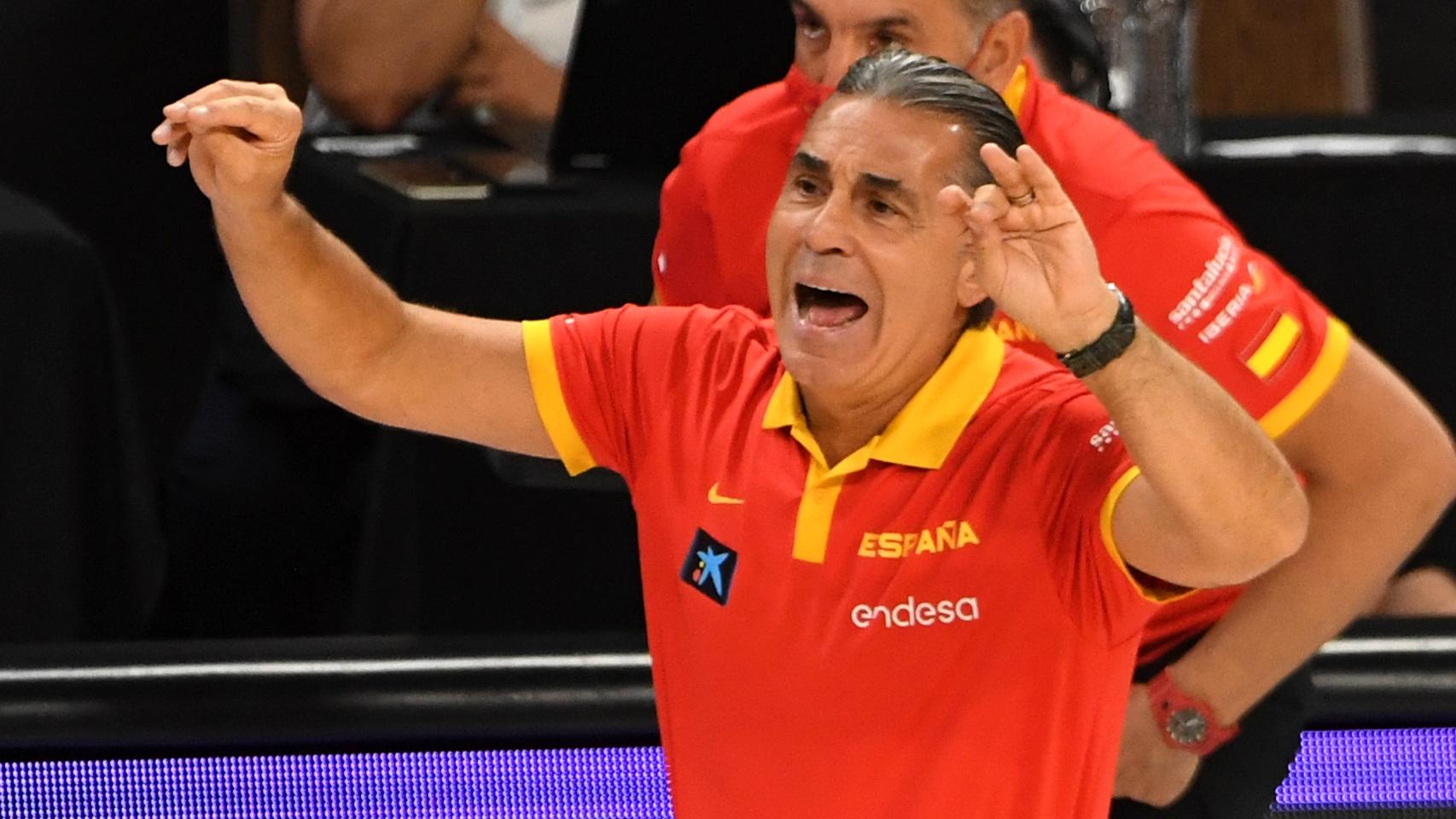 Sergio Scariolo, dirigiendo a la Selección