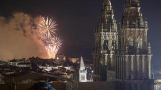Fuegos del Apóstol lanzados por la celebración del Día de Galicia a 24 de julio de 2021, en Santiago de Compostela.