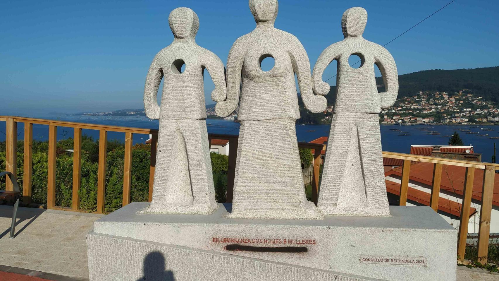 Monumento redondelano vandalizado