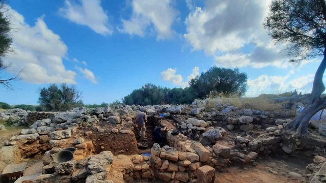 Los investigadores de la UA han encontrado en el yacimiento materiales en muy buen estado que revelan los rituales mágicos de los soldados romanos.
