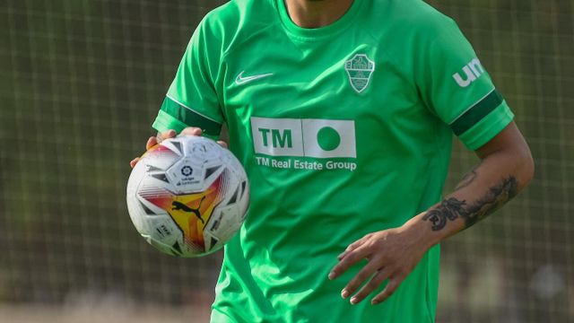 Enzo Roco ya entrena con el Elche CF.