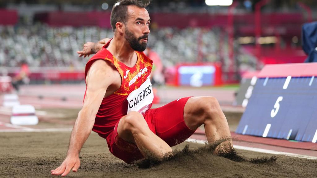 Eusebio Cáceres en salto de longitud