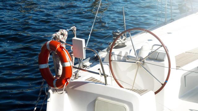 Cómo alquilar un barco en España