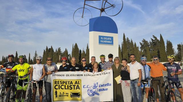 Inauguración de la calle y la rotonda en honor a Juan Félix Ramírez, al año de su muerte.
