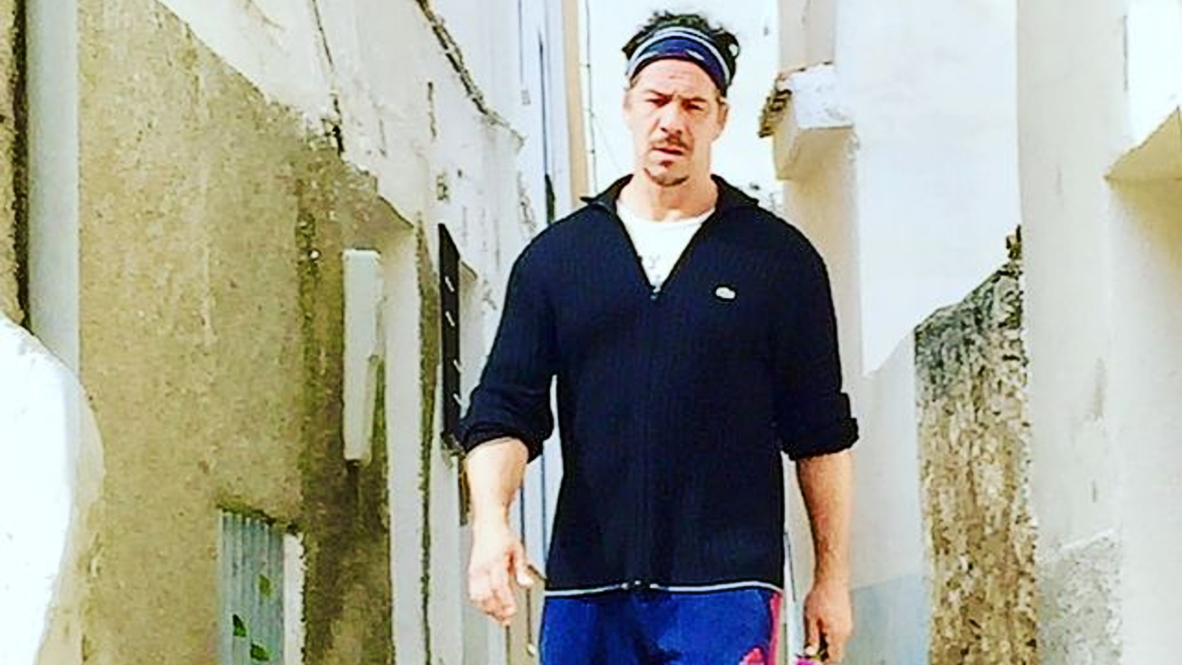 Nacho Palau vive alejado de los focos en su casa de Chelva.