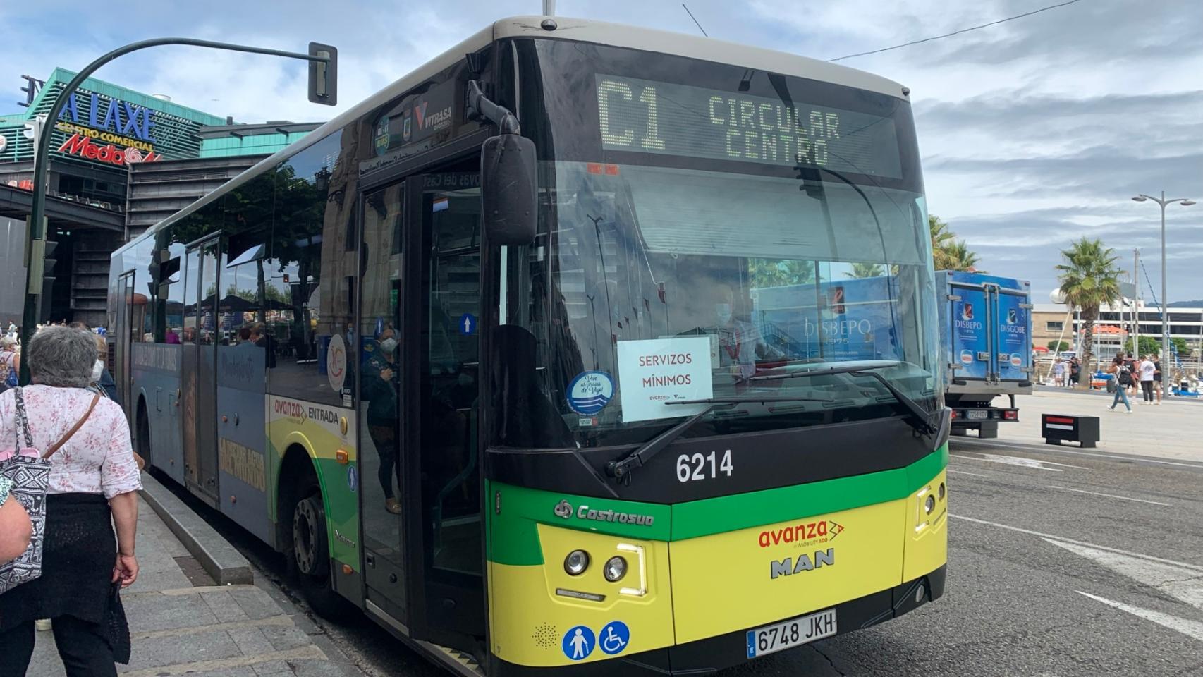 Autobús de Vitrasa durante una huelga.