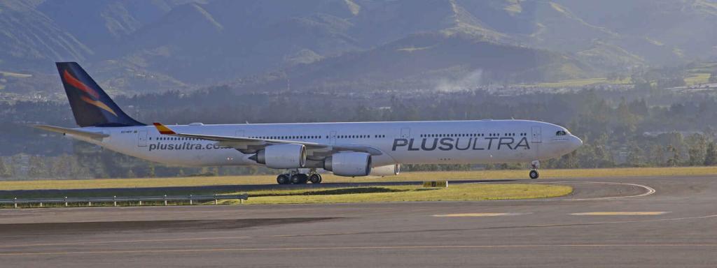 Imagen de archivo de un Airbus a340 de Plus Ultra, en el aeropuerto internacional de Caracas.
