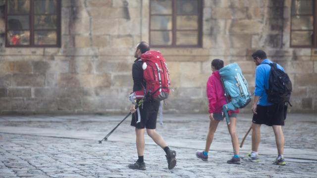 Imagen de archivo de unos peregrinos haciendo el Camino de Santiago