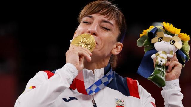 Sandra Sánchez, recogiendo el oro en Tokio 2020