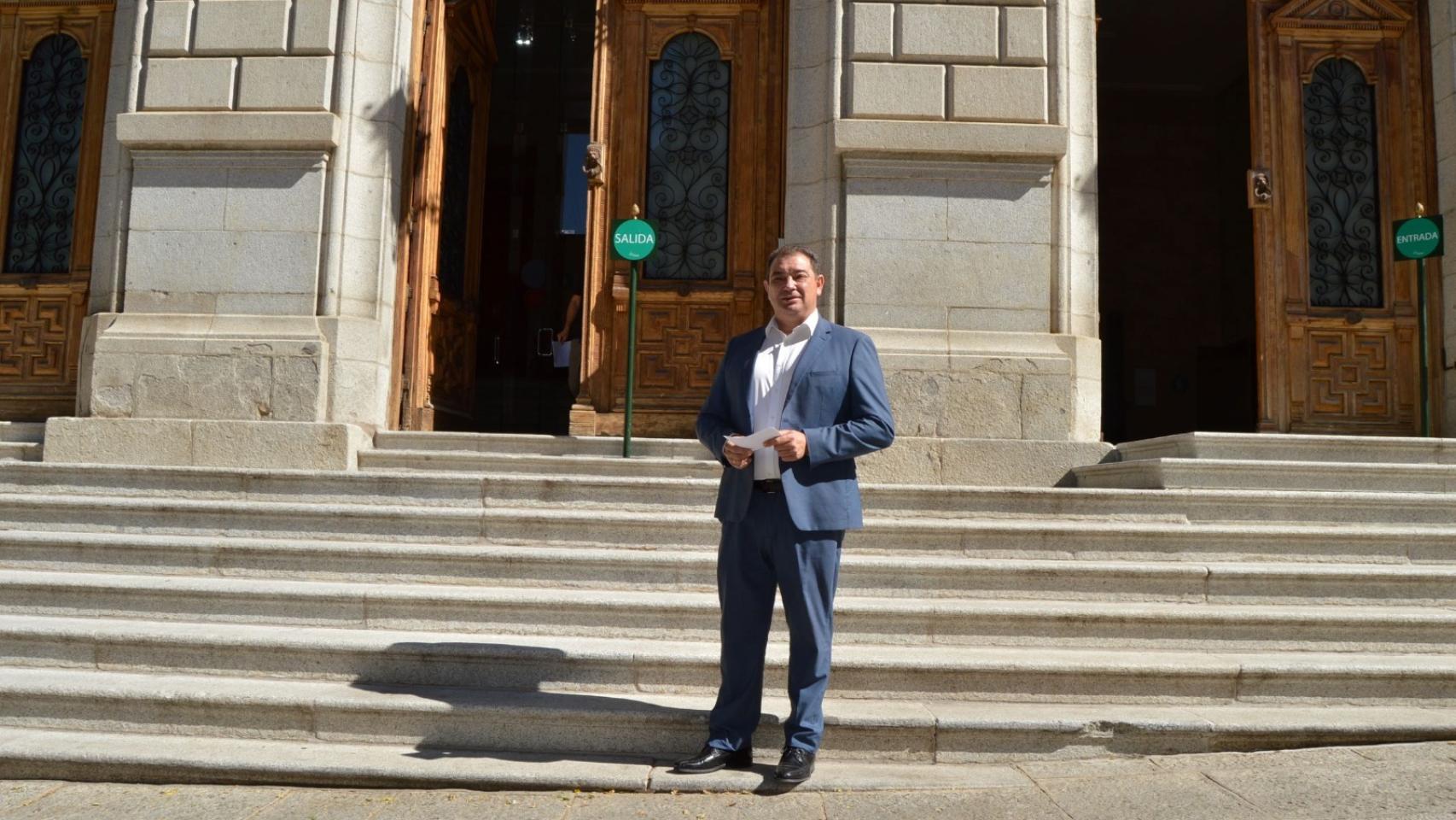 Manuel Fernández.