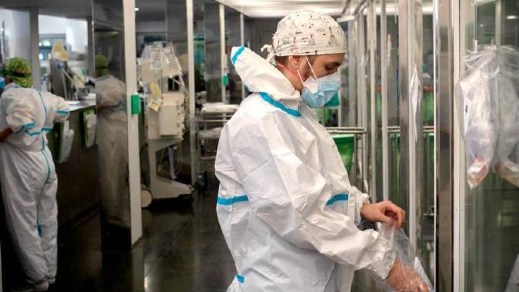 La Comunidad Valenciana sigue líder en sanitarios contagiados en España en la quinta ola.