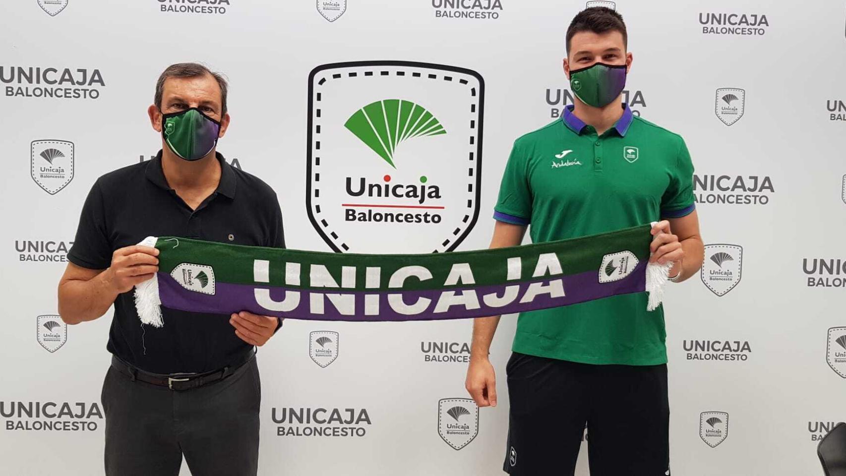 Presentación de Jonathan Barreiro.