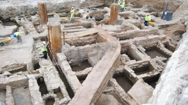 Excavaciones efectuadas en la zona de Albert Camus.