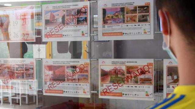 Un ciudadano busca casa.