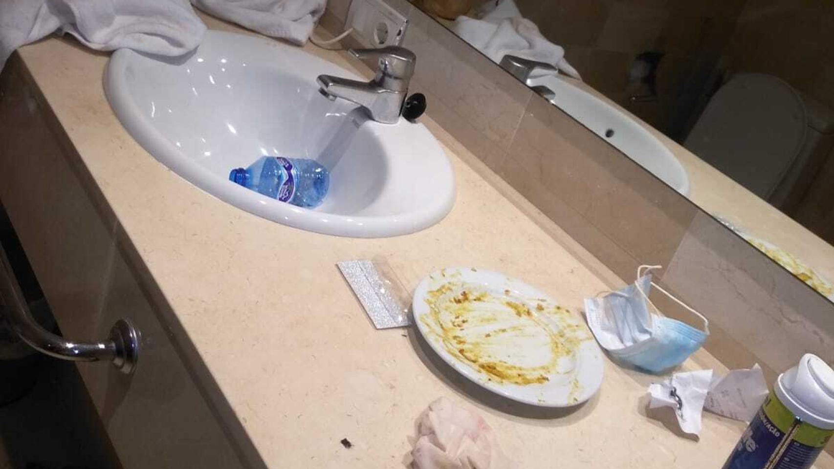 Una de las imágenes de una habitación del hotel de 4 estrellas difundidas por una camarera de piso de las Kellys de Benidorm.