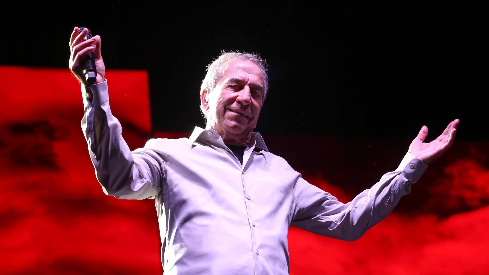 José Luis Perales durante su concierto de Toledo