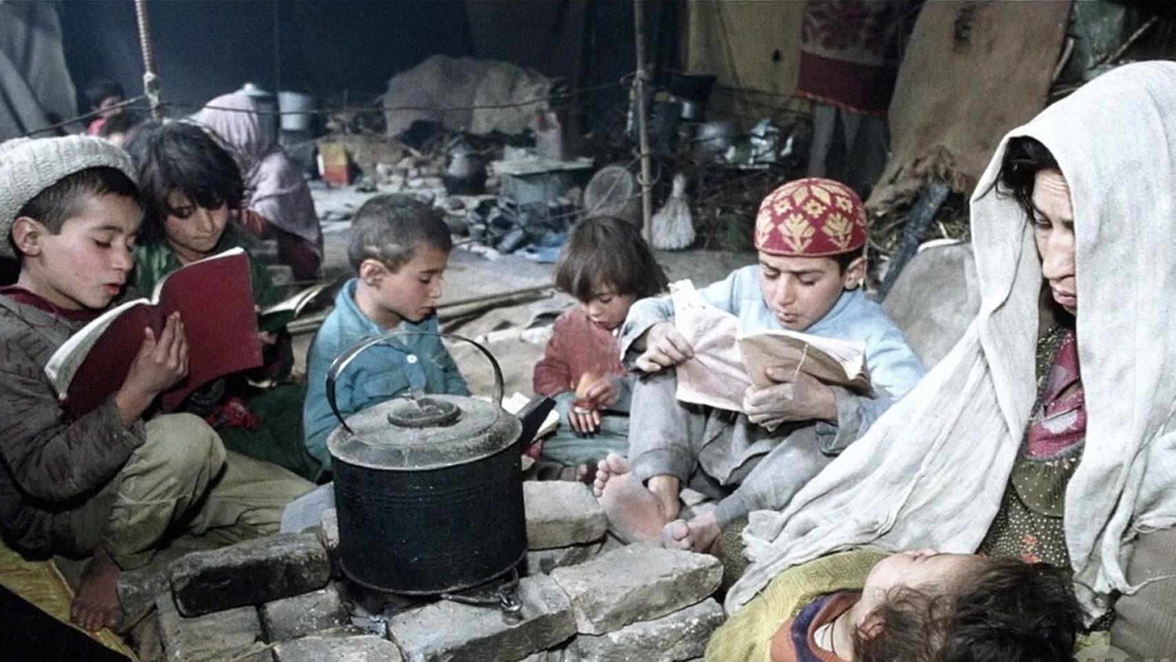 'La guerra más larga' retrata la invasión de EEUU en Afganistán.