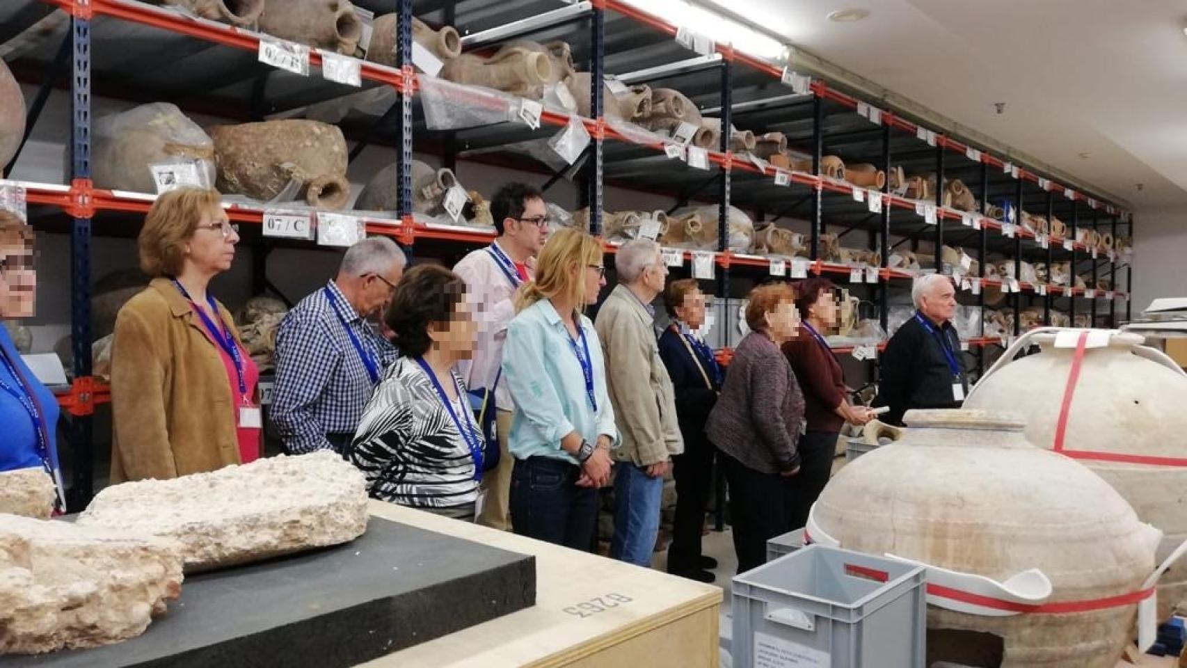 Acercar la cultura a las personas con Alzheimer: Alicante impulsa un proyecto pionero.