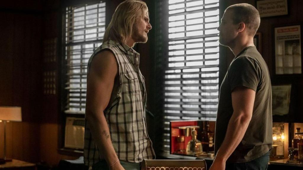 La tensa relación de dos hermanos vértebra las tramas de la serie.