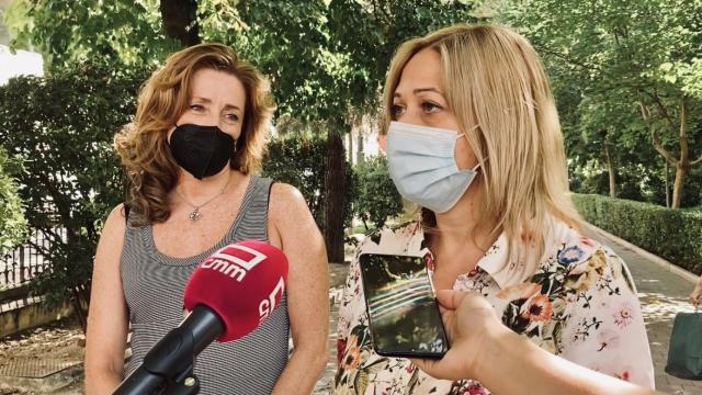 Carmen Picazo, a la derecha, este sábado en Cuenca