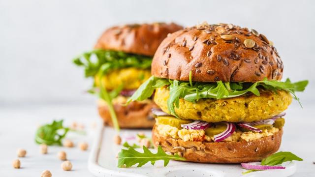 Hamburguesas veganas de garbanzos.