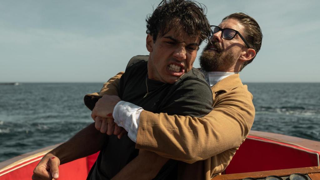 Oscar Casas y Adrián Lastra en 'Jaguar'.