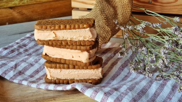 Sándwich helado de mango y galleta, una receta fácil para hacer helado