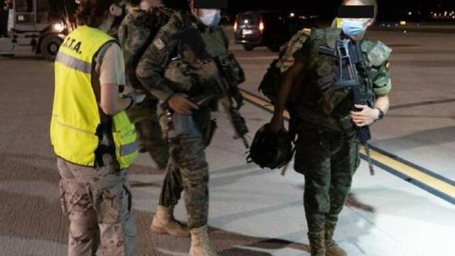 Defensa envía a Kabul zapadores paracaidistas para buscar a los 'afganos españoles' en sus casas