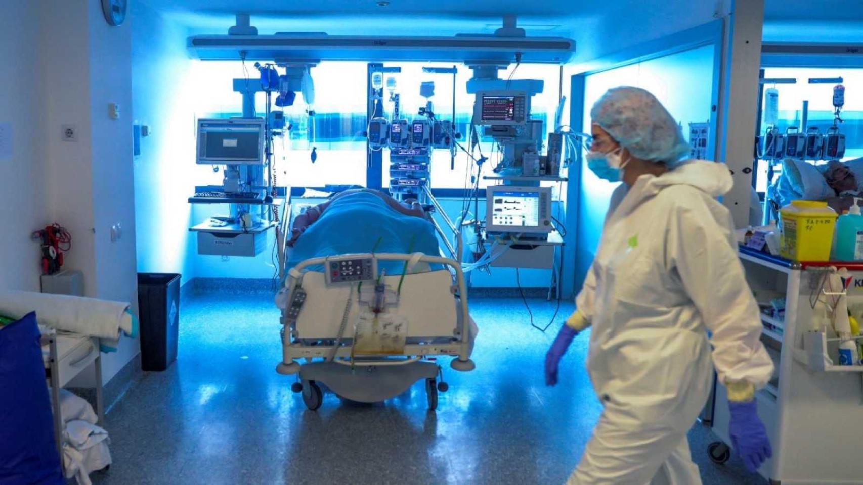 Unidad de cuidados intensivos durante la pandemia de la covid-19.