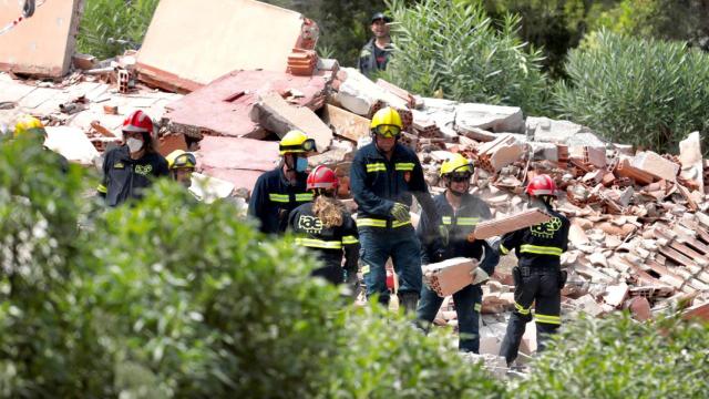 Encuentran sin vida el cuerpo de la mujer entre los escombros del derrumbe de Peñíscola.